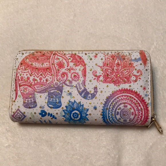 ELEPHANT WRISTLET WALLET - Picture 4 of 16